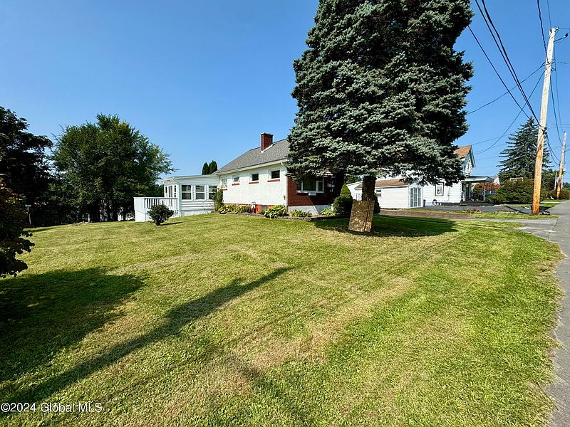 2nd image of 36 Oakland Avenue