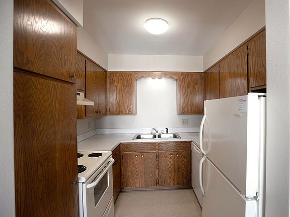 5th image of 1311 University Dr N APT 1