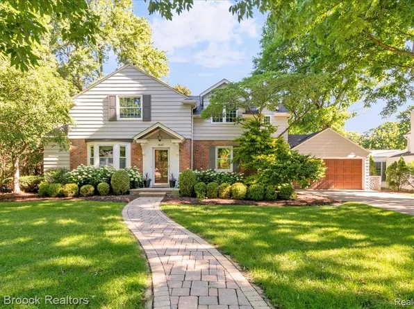 1647 Yorkshire Rd, Birmingham, MI 48009