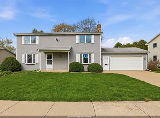 3113 N Peach Tree Ln, Appleton, WI 54911