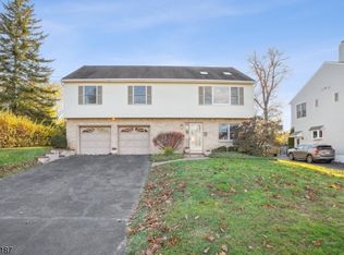5 Pine Tree Ter, Madison, NJ 07940