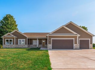 2898 N 4450th Rd, Sandwich, IL 60548