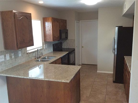 4th image of 3416 Woodlark Dr