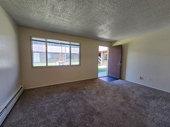 3rd image of 1944 Meadow Dr APT 7
