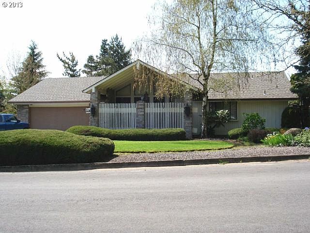 1st image of 2218 SE 131st Ave