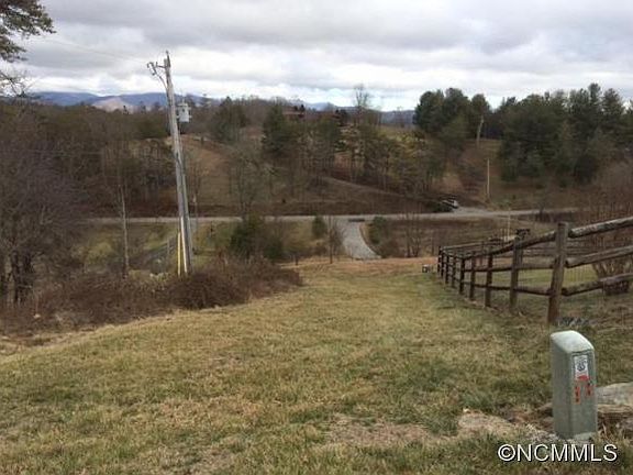 2nd image of 9 Castlewood Dr
