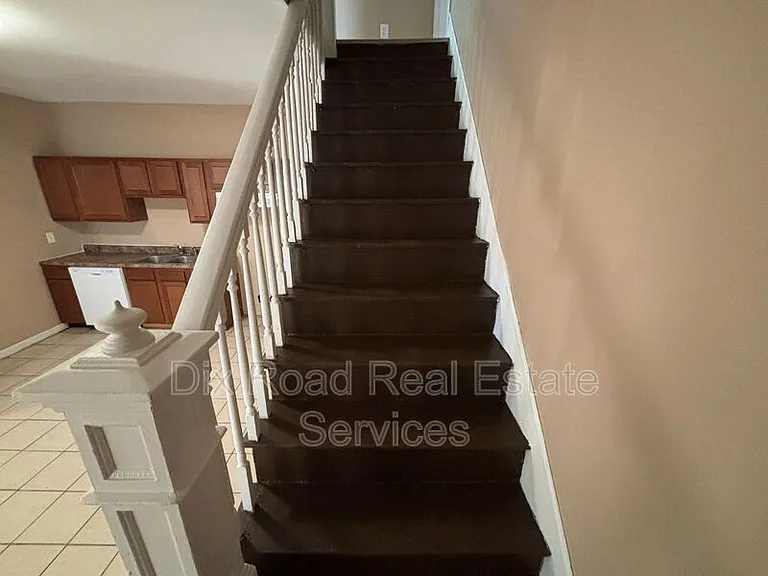 8 S River St — Photo 17