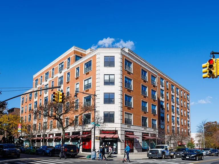 150 Clermont Ave #5R — Photo 9