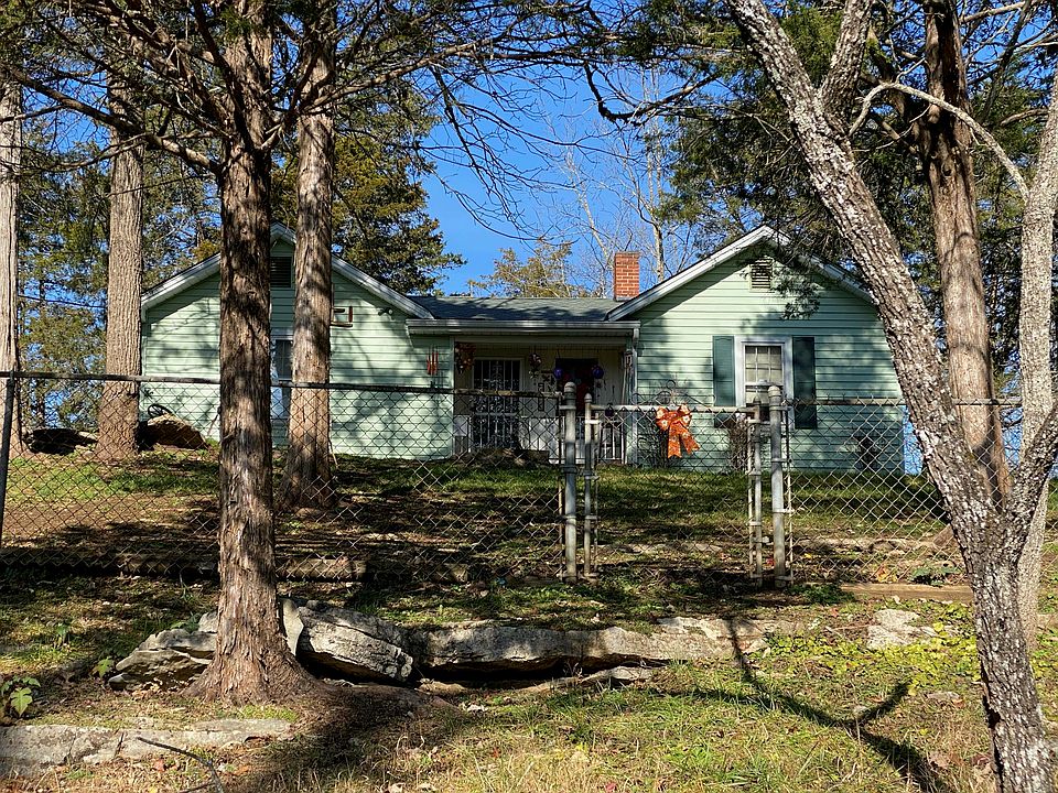 2nd image of 300 Harmon St