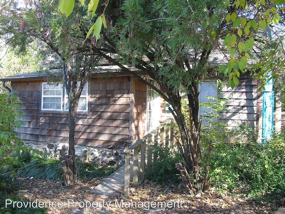 1st image of 608 N Frisco Ave
