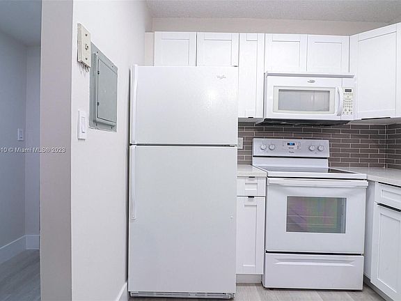 2nd image of 8005 Lake Dr APT 401