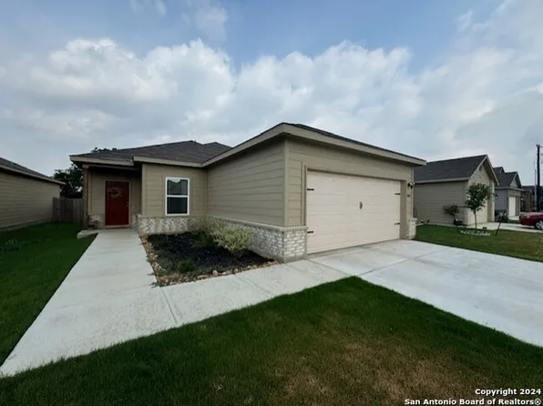 10419 Buescher Ln, San Antonio, TX 78223