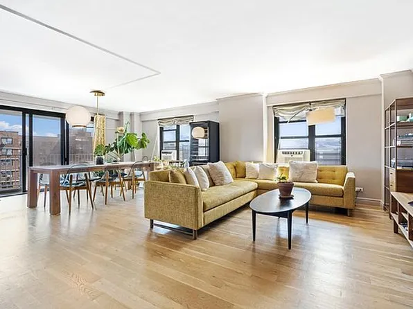 383 Grand St, New York, NY 10002