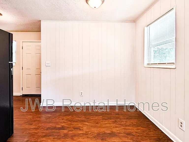 4935 Portsmouth Ave — Photo 4