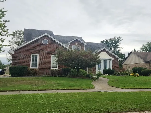 40065 Sugar Spring Dr, Sterling Heights, MI 48313