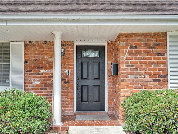 3rd image of 3616 Lake Villa Dr