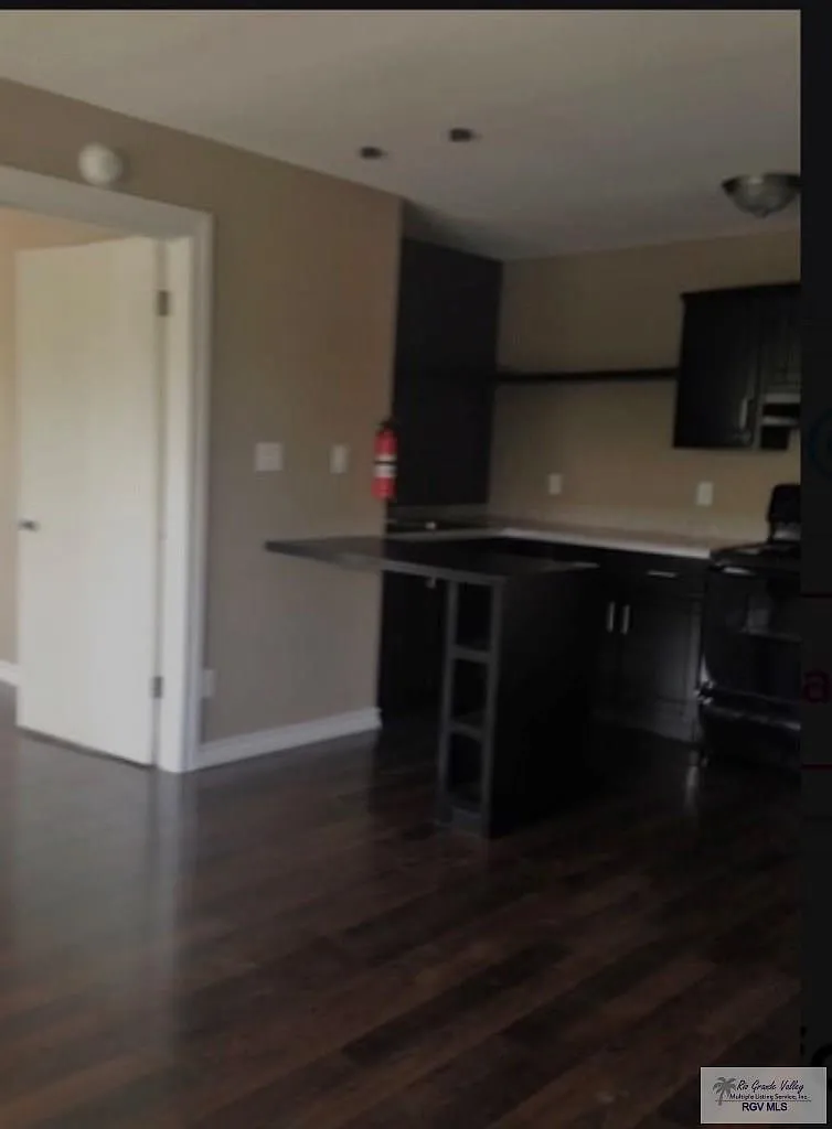 1 bed, 1.0 bath, $595 — Photo 2