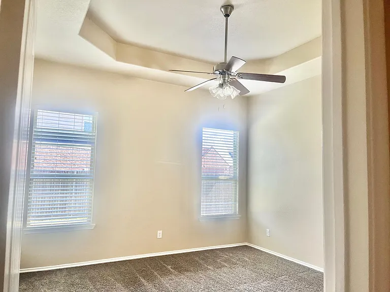 2025 Lake Vista Dr — Photo 19