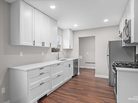 5th image of 337 Deerfield Dr