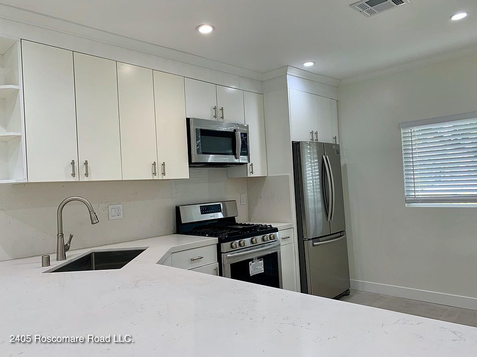 Beautiful Upgraded Kitchen