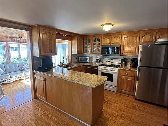 3rd image of 43 Bicentennial Way