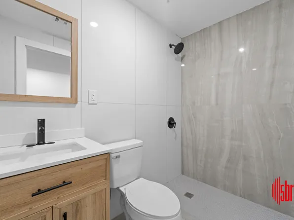 1116 Blake Avenue image 27 of 44