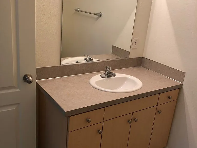 Falcon Ridge Apartments — Photo 62