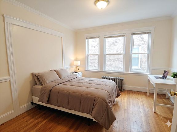 5th image of 219 N Harvard St #219