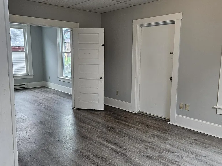 21 S Main St #4 — Photo 5
