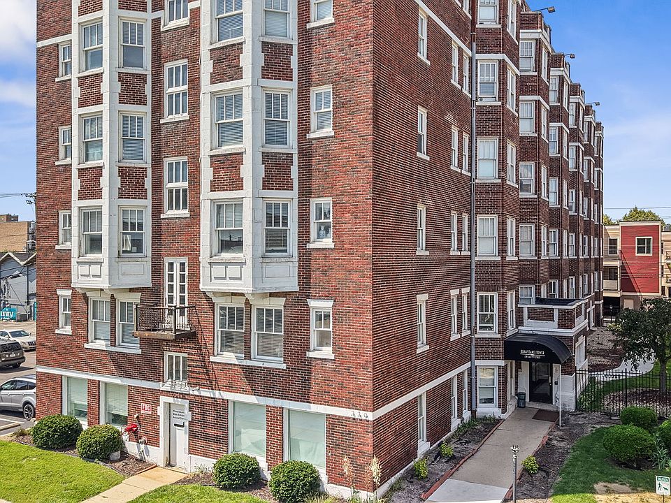 1st image of 230 E 9th St APT 601
