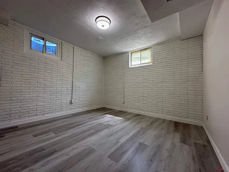 1839 W Arlington Cir — Photo 42