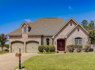 218 Olde Trace Dr, Vicksburg, MS 39180