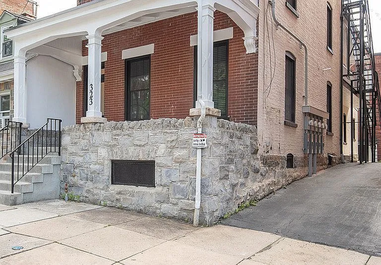 323 N Mulberry St #1 — Photo 36