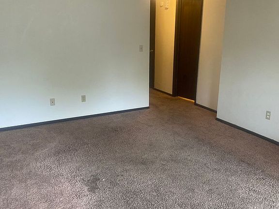 2nd image of 1902-1906 E Everett Ave #1904