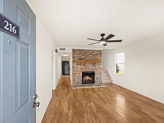 5th image of 216 Deerpoint Ct