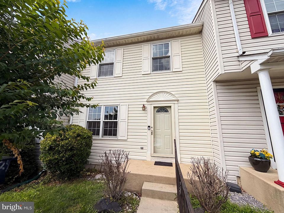1st image of 2726 Crestwick Pl