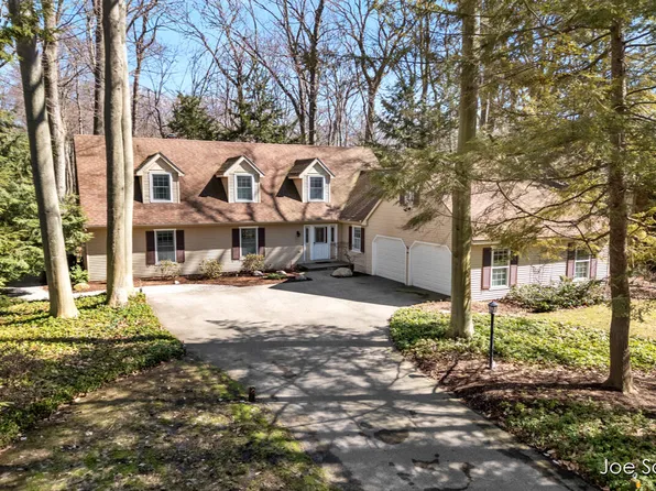 243 Little Station Rd, Holland, MI 49424