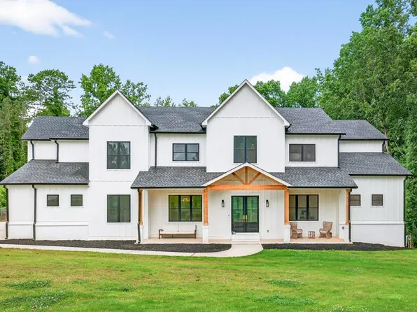 3180 Lee Dr, Buford, GA 30518