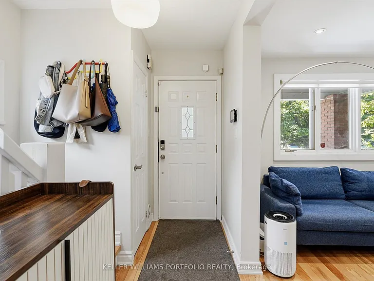 222 Hillsdale Ave E — Photo 6
