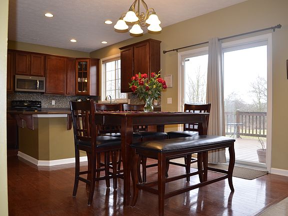 5th image of 4265 Honeysuckle Ln