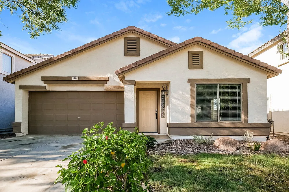 3 bed, 2.0 bath, 1526 sqft, $1,890 — Photo 1