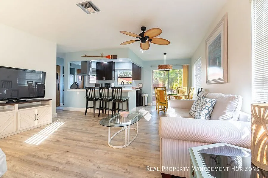 Charming furnished 2-Bed, 2-Bath Condo in 55+ Community near Siesta Key — Photo 3