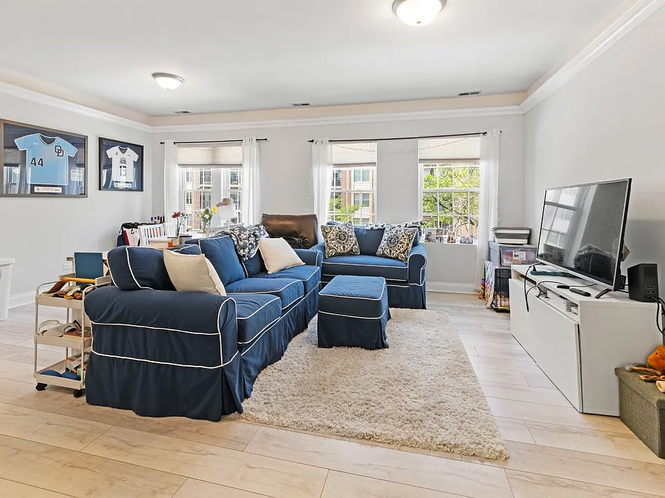 15 N Vail Ave #208-V