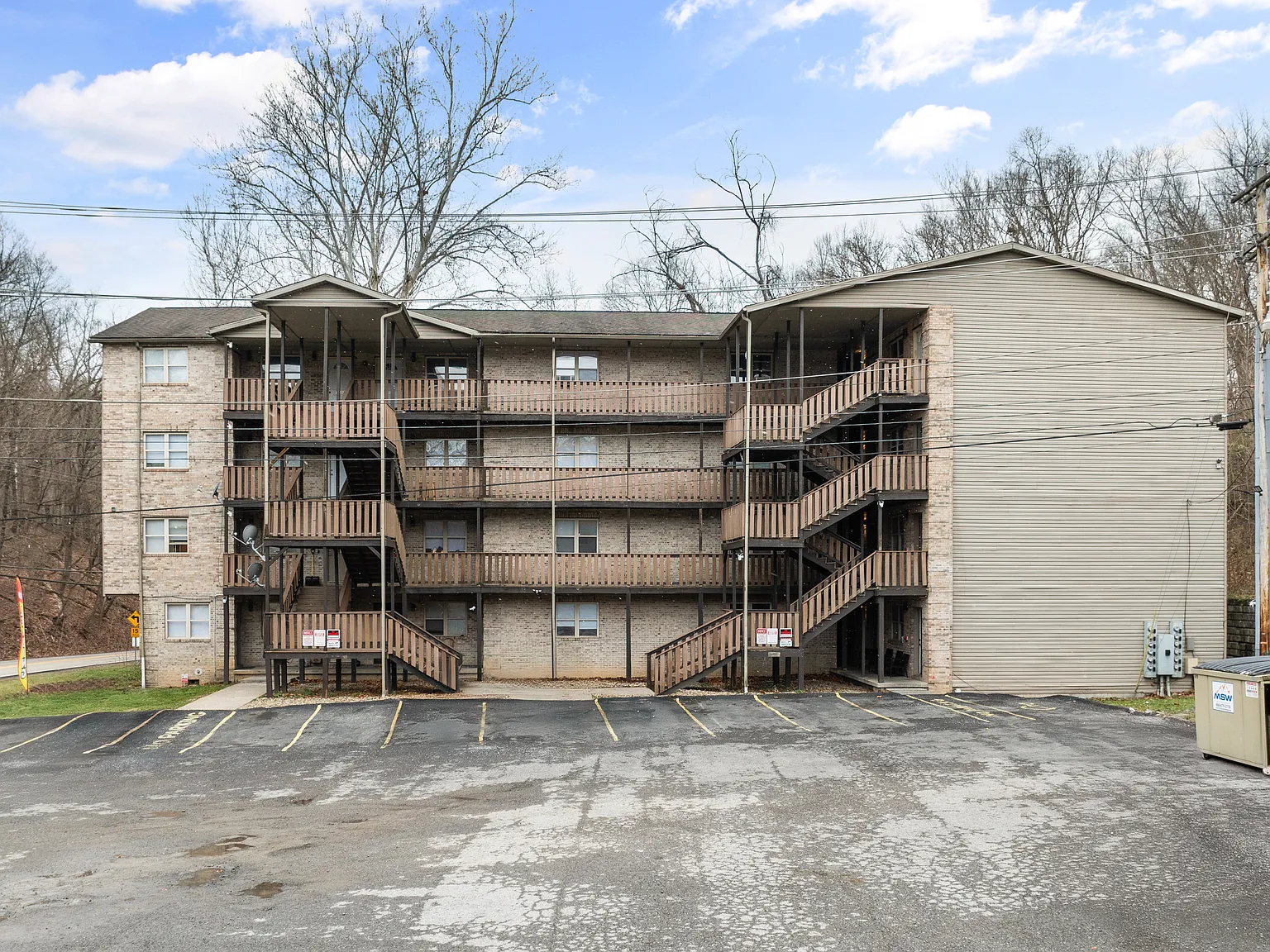 Brookhaven Apartments — Photo 2
