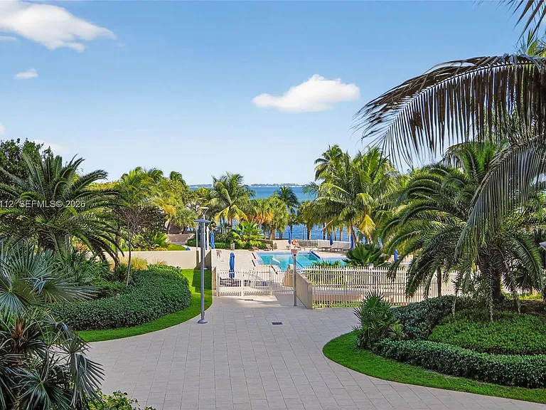 2 Grove Isle Dr #BPH10 — Photo 37