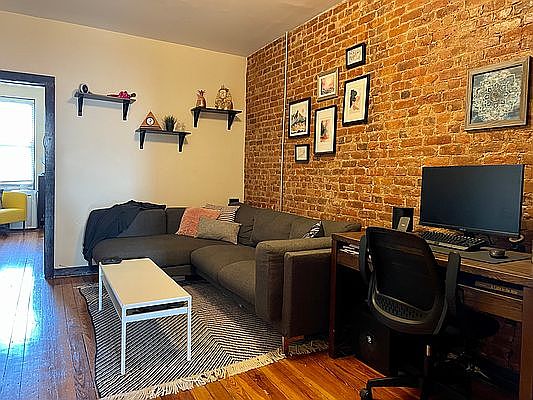 5th image of 256 Irving Ave #3L