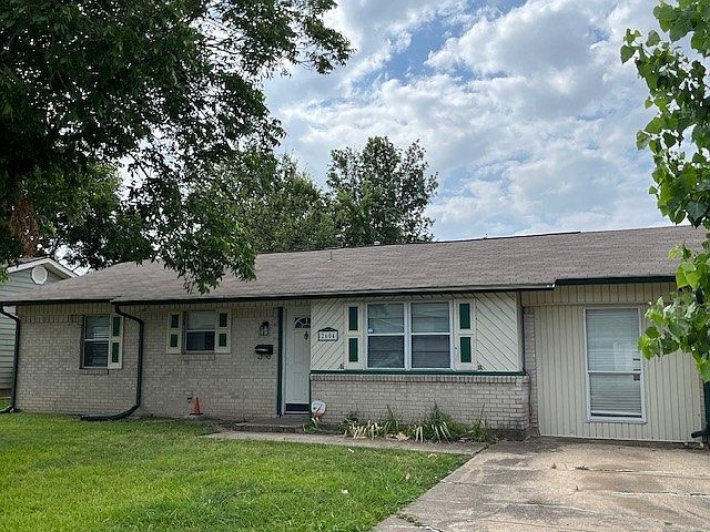 1st image of 2604 Emerald Dr