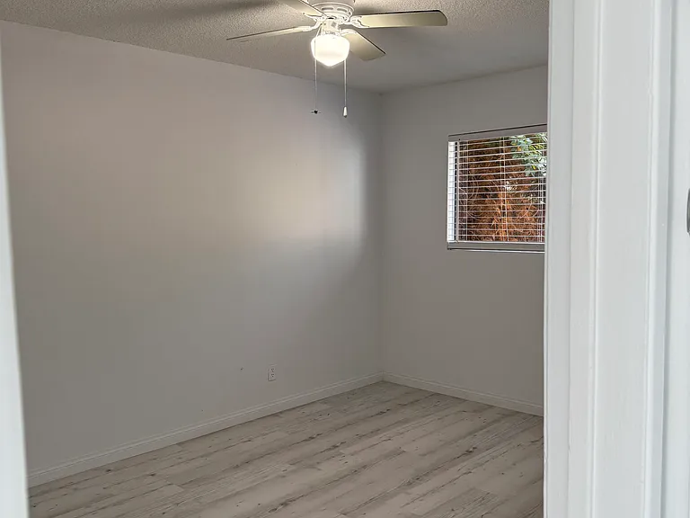 3723 Howard Ave — Photo 12