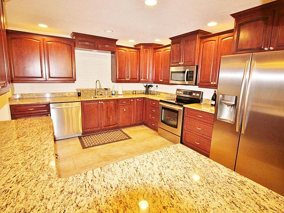 5th image of 2071 Avocado Dr