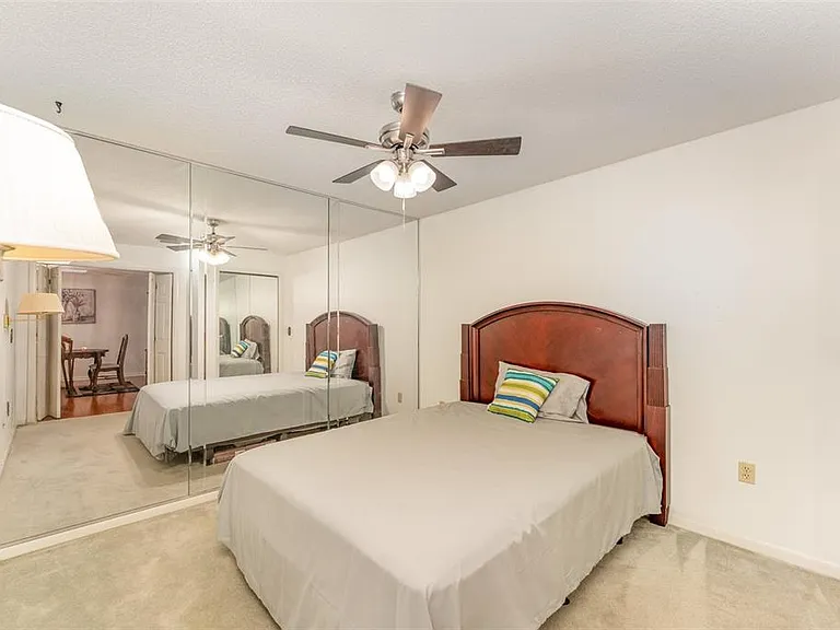 4240 Creekwood Ln — Photo 10